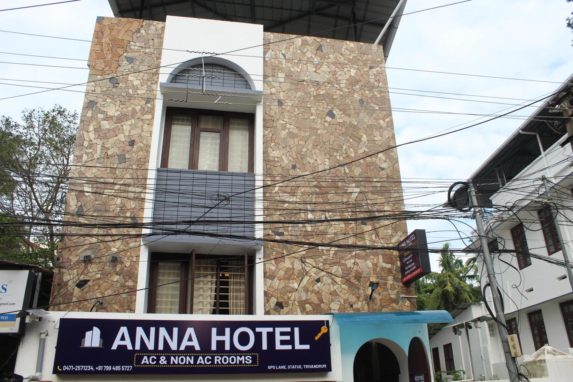 Anna Hotel Thiruvananthapuram Buitenkant foto
