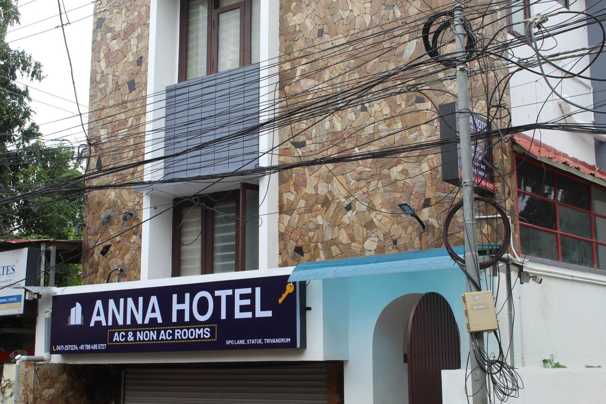 Anna Hotel Thiruvananthapuram Buitenkant foto