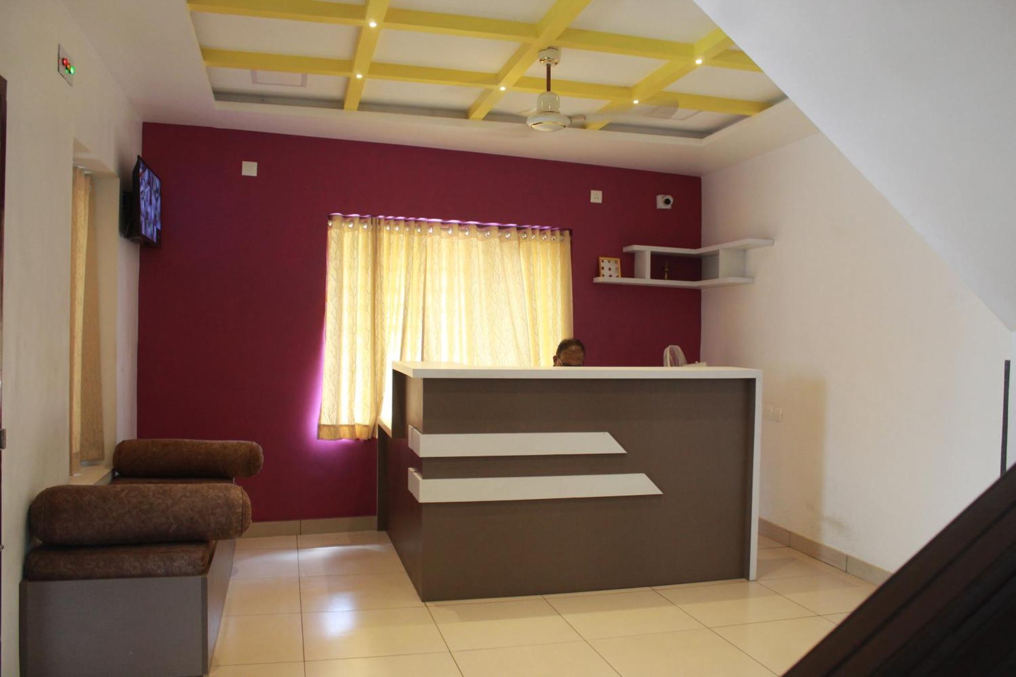 Anna Hotel Thiruvananthapuram Buitenkant foto